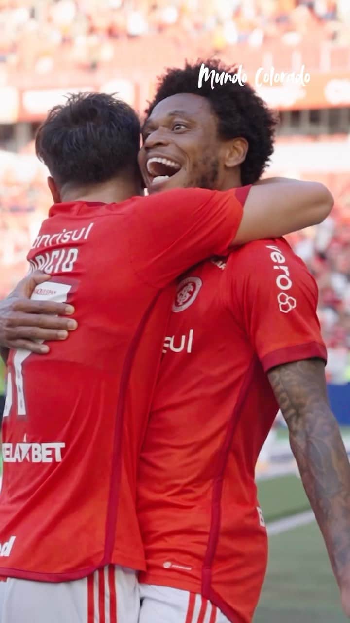 ルイス・アドリアーノのインスタグラム：「Luiz Adriano é 𝗚𝗜𝗚𝗔𝗡𝗧𝗘! ❤️🇦🇹  🎥 @eujonnie」