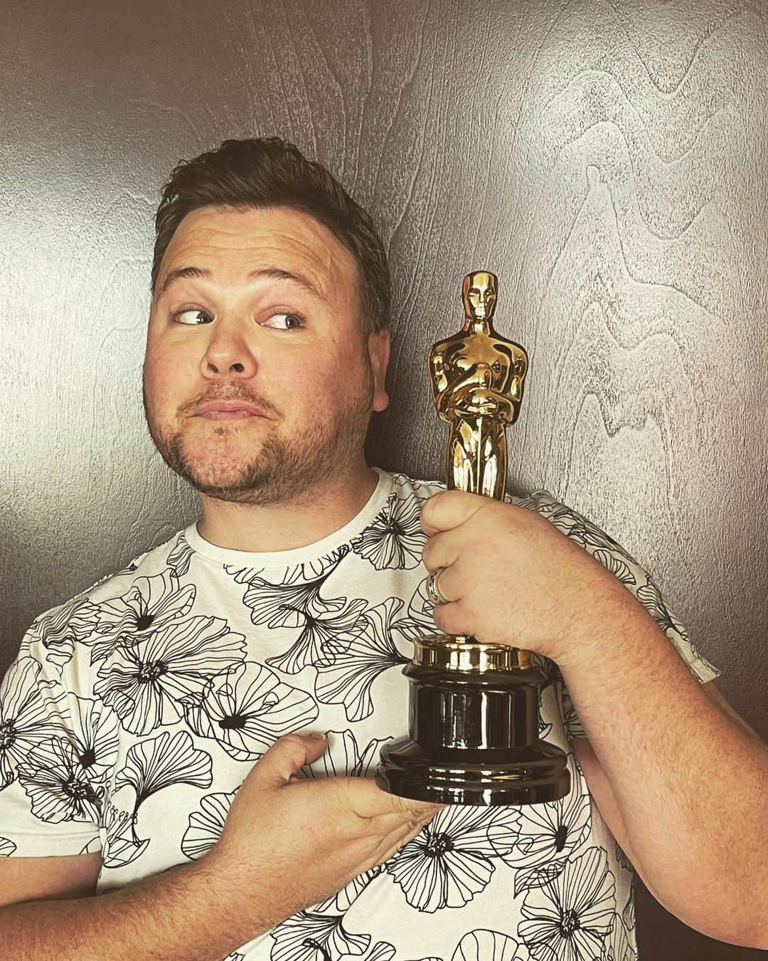 ドミニク・バーンズのインスタグラム：「Tradition 💛 Happy #Oscars」