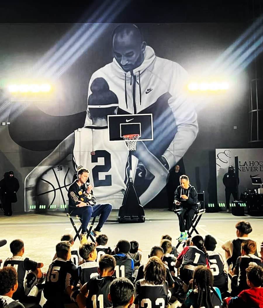 パウ・ガソルのインスタグラム：「Continuing to share knowledge and motivating the younger generations #MambaForever #PlayGigisWay」