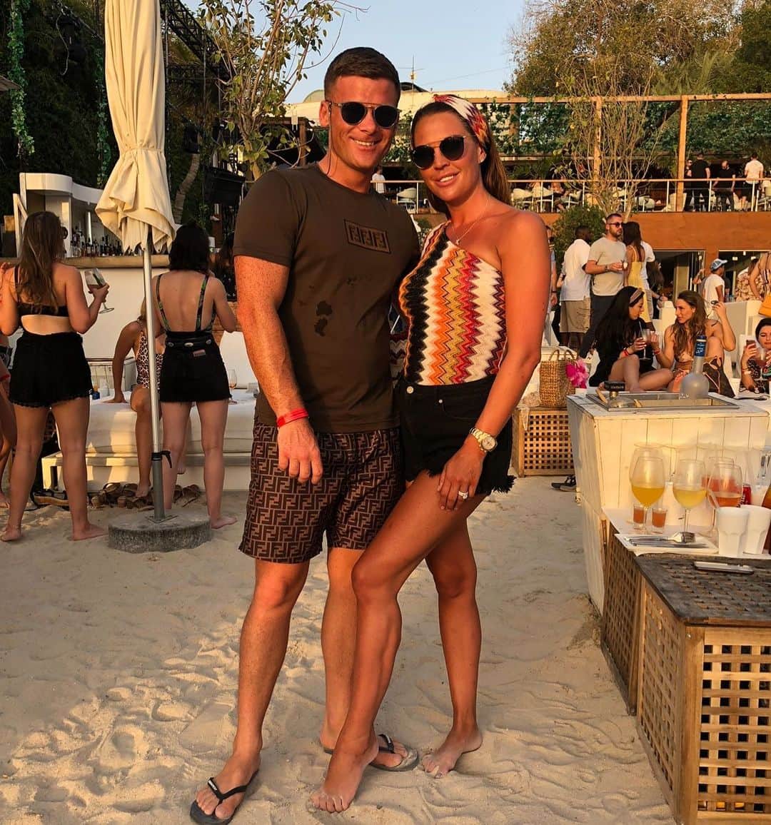ダニエル・オハラのインスタグラム：「Travelling is my favourite thing to do 🫶🏻🛩️🌍🏝️ So when I got the opportunity to start a business which would allow me to travel more for less it was a no brainer. Being my own boss, working my own hours means I can be flexible and work around my children and other work commitments. If you want to know more follow @jetsetwithmissdlloyd and DM the word INFO 📈💫 #mybrand」
