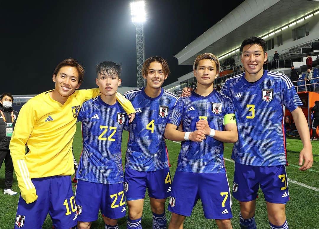 松木玖生のインスタグラム：「ワールドカップ出場決定！ 応援ありがとうございます！！  まだまだこれから！  #afcu20 #ペッパーミル #日本代表」