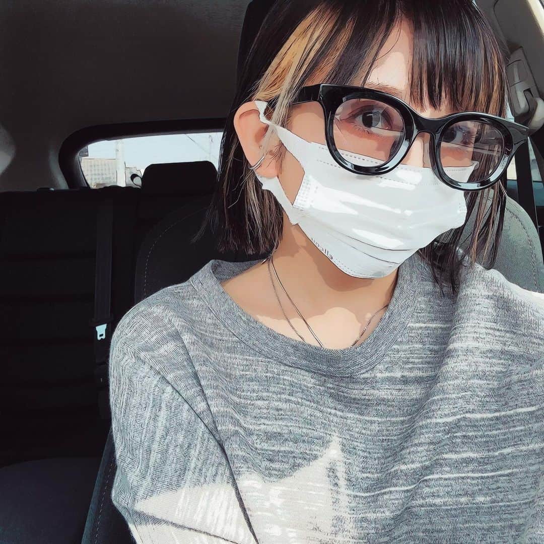 のインスタグラム：「* . 花粉症記録2023🌲 . 本格的なシーズンはエリエール一択😷😷 . . tops #deuxiemeclasse  glasses #maisonspecial  . . #マスク #花粉症 #メガネ #スウェット . *」
