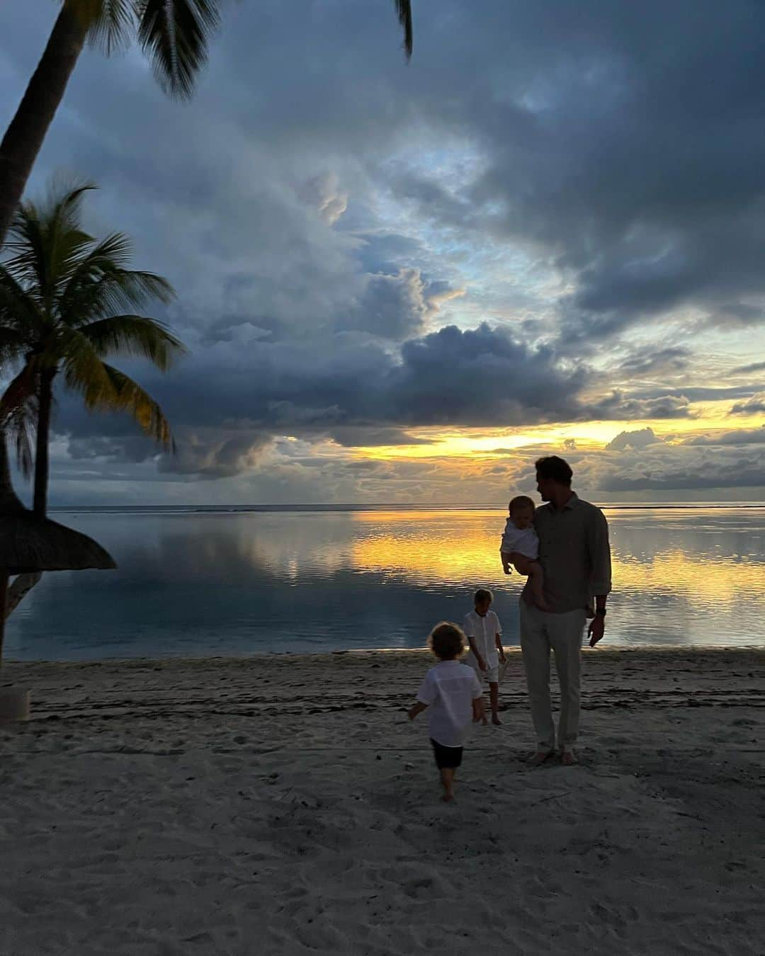 アンデルス・リンデゴーのインスタグラム：「🌅」