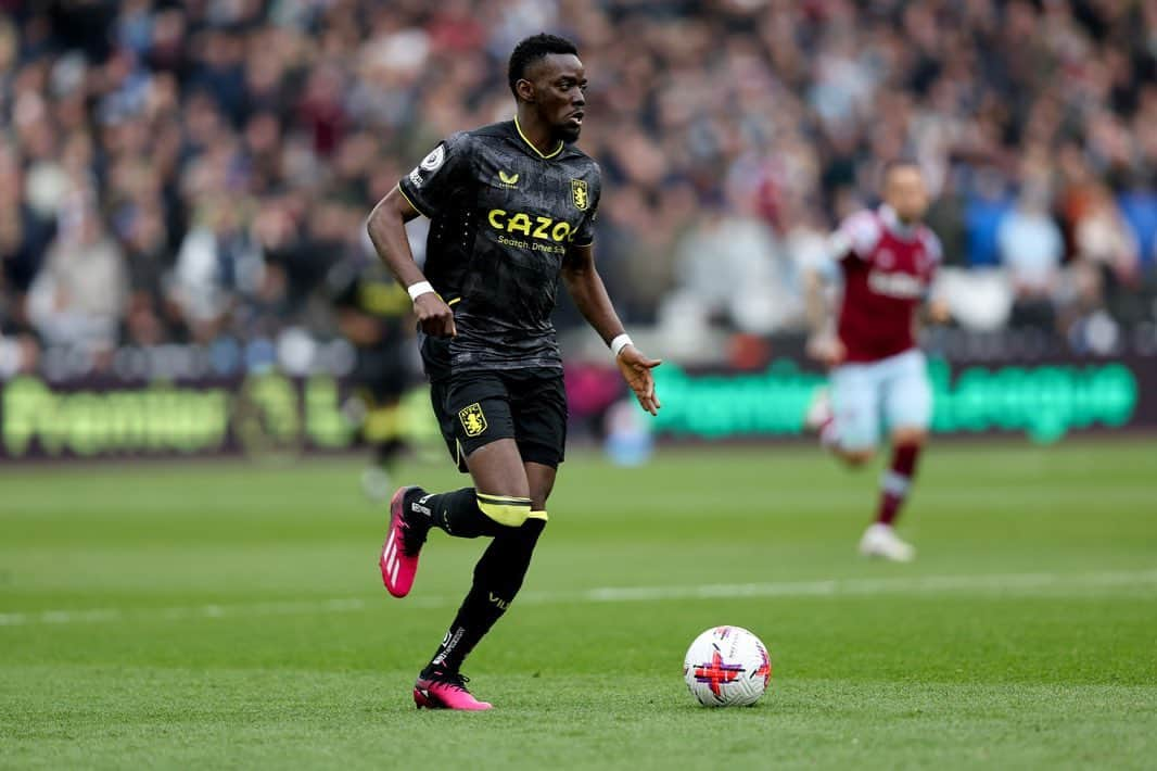 バートランド・トラオレさんのインスタグラム写真 - (バートランド・トラオレInstagram)「Couldn’t get away with the W but a good point to take Let’s keep the good work @avfcofficial 💪🏾 Happy to be back in Villa shirt💜 UTV #ato #ato #9🇧🇫🐎」3月13日 6時14分 - bertrandtraore10