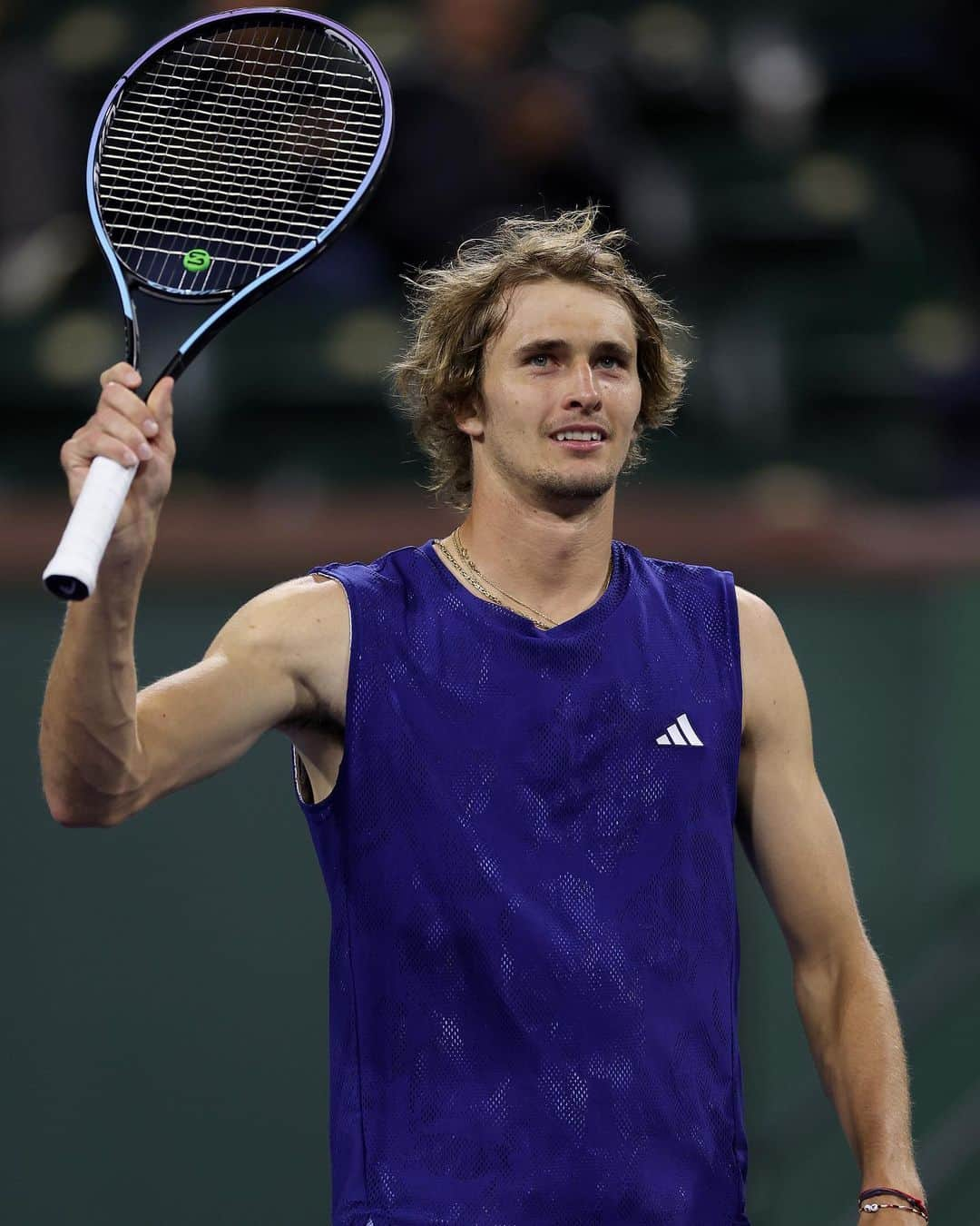 アレクサンダー・ズベレフさんのインスタグラム写真 - (アレクサンダー・ズベレフInstagram)「💯: Battling qualities.   @alexzverev123 stays resolute, defeating Ruusuvuori 7-5, 1-6, 7-5 to reach the fourth round in Indian Wells!   @bnpparibasopen | #TennisParadise」3月13日 8時18分 - alexzverev123