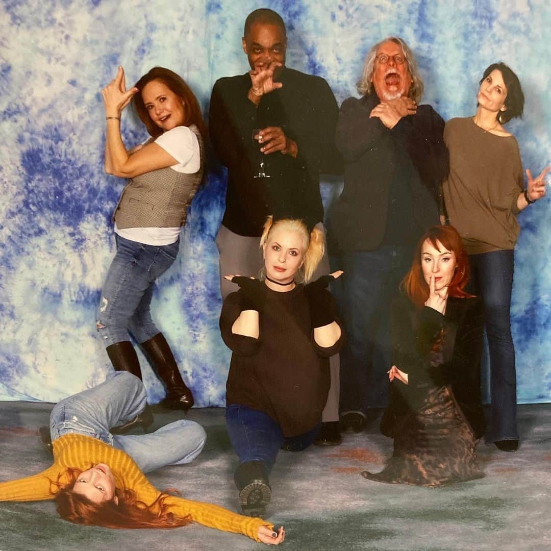 ジュリー・マクニヴンさんのインスタグラム写真 - (ジュリー・マクニヴンInstagram)「Had a freaking blast @starfuryevents #crossroads6 this weekend.  Thank you to all the fans who put up with @samanthaferris99 & i blabbering on & probably not answering ur questions. U guys are the BEST!! and thank u to all the volunteers who worked their butts off! ❤️🙌 #SPNFamily」3月13日 8時26分 - juliemcniven