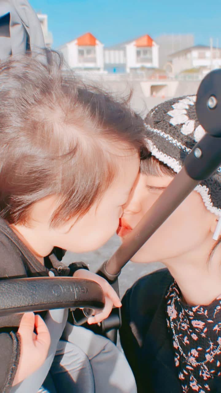 る鹿のインスタグラム：「🫣💕 the most cute kissssssss」