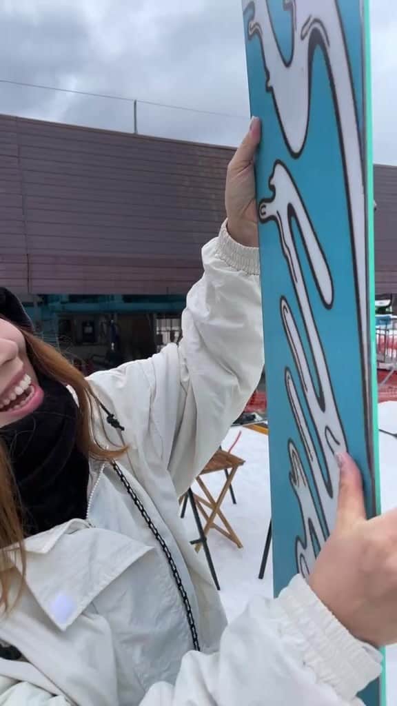 hoshinofumikaのインスタグラム：「私たちのオススメボード！💖 第4選🎊  @sims_snowboards_jp  @takumi_hirata  @yasuishigeo  @ryopes66」
