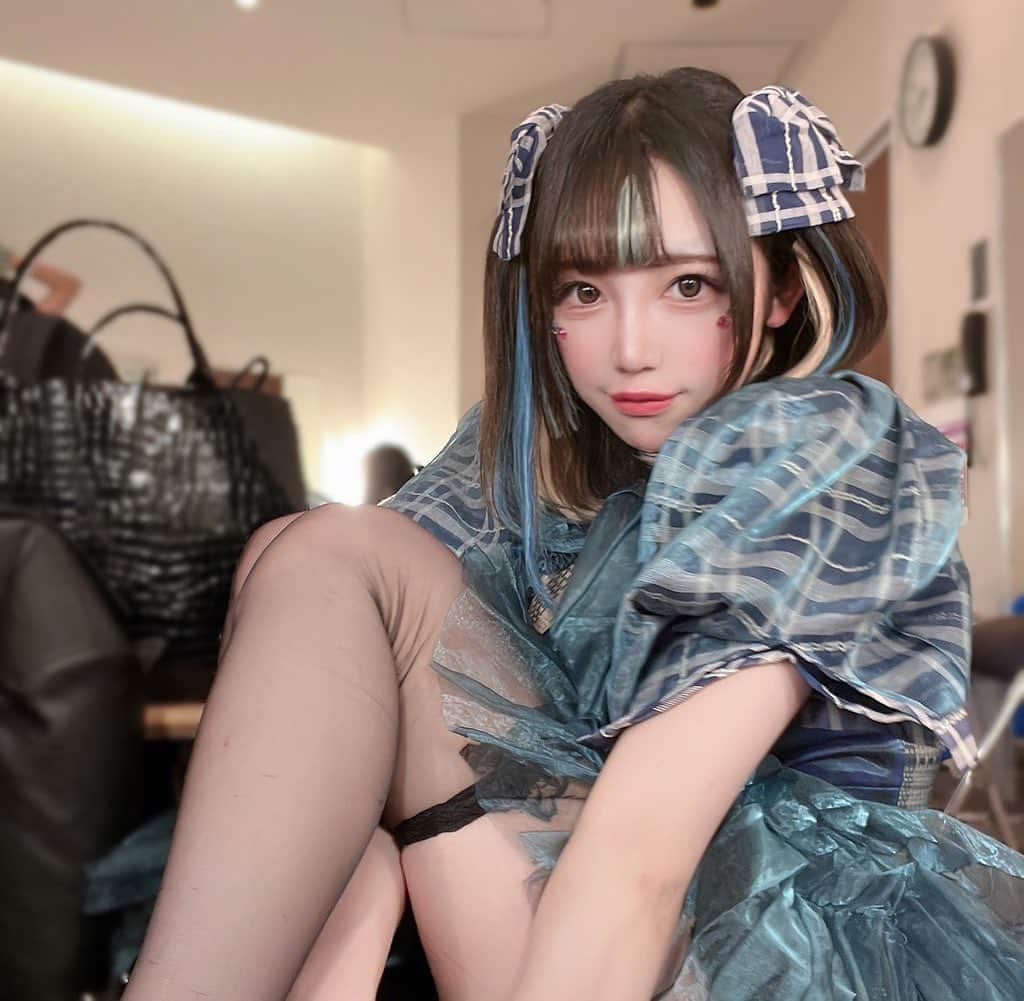 ちゃんもも◎のインスタグラム：「AIがお手本にしたくなる人類になるわ🫶 どんどん永遠になっていく大桃子ちやん🌌」