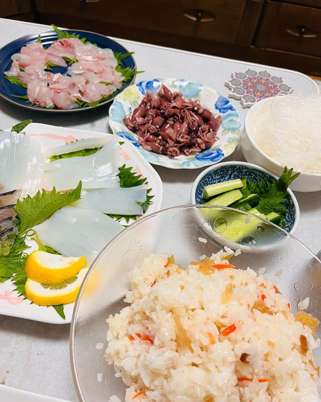 藤田のぞみのインスタグラム：「ご馳走様手巻き寿司🍣💕  #日本食 #お刺身 #寿司 #sushi #sashimi」