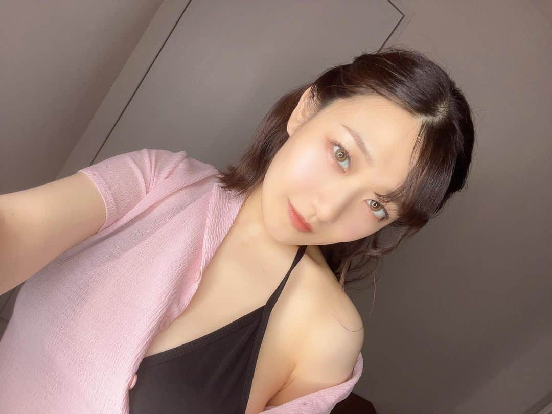 小梅えなさんのインスタグラム写真 - (小梅えなInstagram)「💗🖤💗🖤   #小梅えな #えなっち #av女優 #jav」3月13日 11時52分 - ena__koume