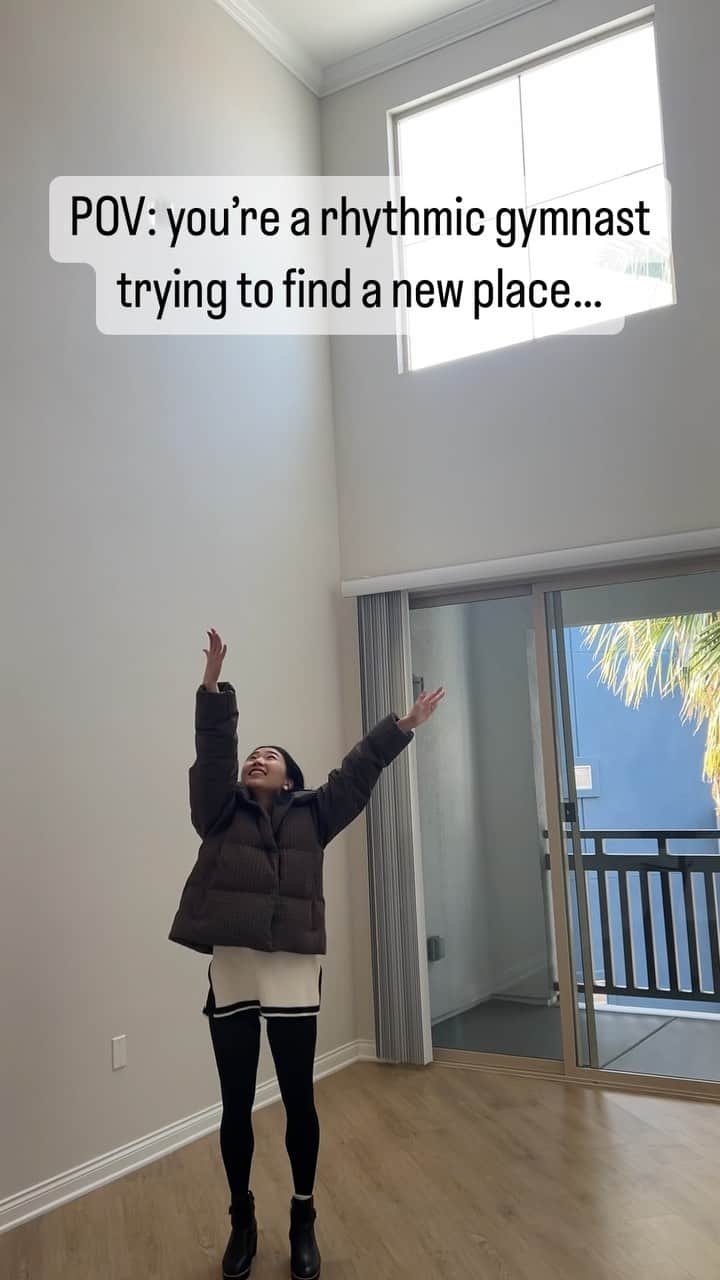 篠原枝令菜のインスタグラム：「Need that high ceiling!! I think this is higher than my parents’ hehe」