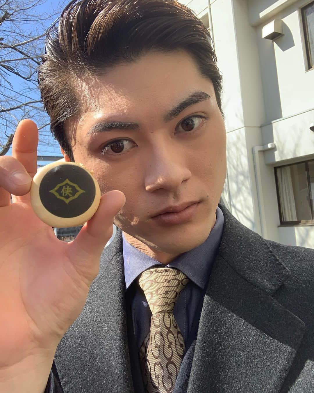のインスタグラム：「情報解禁🤩  4/13(木)スタート  毎週木曜24:59〜日本テレビにて 『日本統一関東編』 に引き続き山崎一門山村義明として出演します！  そしてそしてED曲を山崎一門が歌わせて頂きます！ めっちゃかっこいいっす😍  宜しくお願いしゃす🙏  #日本統一」