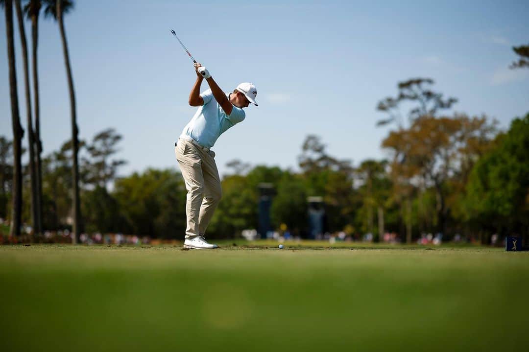 クリスティアン・ベゾイデンハウトのインスタグラム：「Tough Sunday! Thanks for a fantastic week @theplayerschamp . Congrats to @scottie.scheffler on the W. See you all @dellmatchplay 👊🏻」