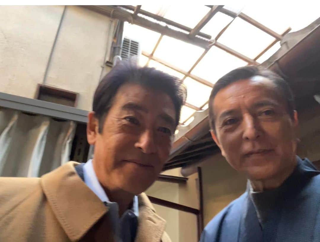 榎木孝明さんのインスタグラム写真 - (榎木孝明Instagram)「「赤い霊柩車」FINAL〜弔の京人形〜 　放送開始30周年記念第39話 ３月１７日(金)夜8時からフジテレビ系列にて  30年間続いたこの番組もついにファイナルです。その最終回に人形師役でゲスト出演します。2時間ドラマ花盛りの時代からの移り変わりの中で、出演の方々にも同じく歴史を感じます。大村崑さんは現在９１歳ですが、現場ではカクシャクとしてらっしゃいました。80代で始めた筋トレのお陰だそうで、話を聞いて勇気をもらいました。片平なぎささんはもちろん、他に神田正輝さん、若林豪さん、山村紅葉さんと、これで番組が終わってしまうのはもったいないと思う程、皆さん魅力的に歳を重ねていらっしゃいました。ゲスト出演は私以外に松下由樹さん、羽場裕一さん、石井正則さん、佐藤寛太さん等です。どうぞお楽しみに^ ^」3月13日 13時23分 - taka121234aki