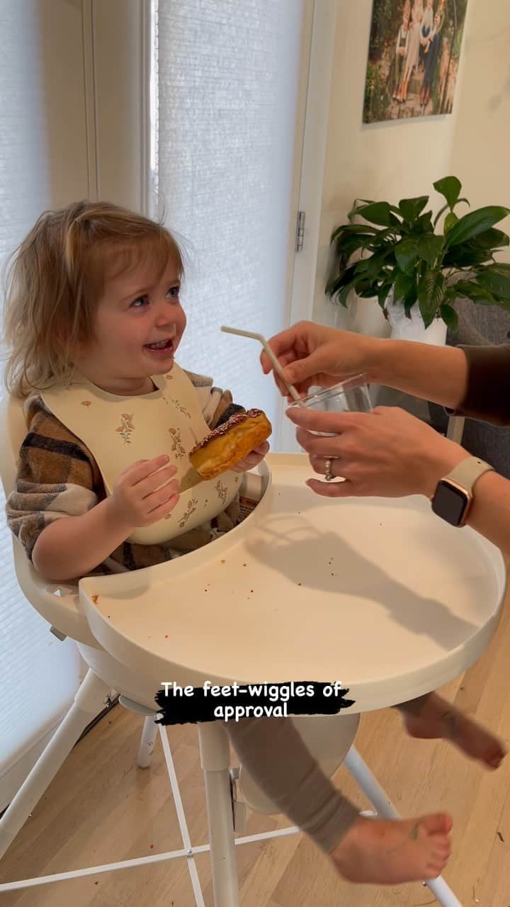 のインスタグラム：「To see life through the eyes of a child is truly an extraordinary thing. Simple pleasures. Pure joy. 🤍🤍」