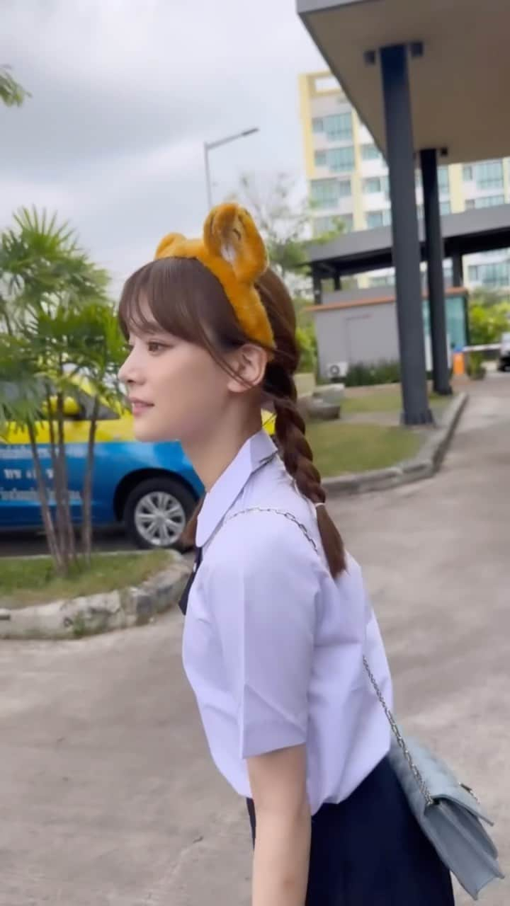 福岡みなみのインスタグラム：「Thai school uniform 🇹🇭」