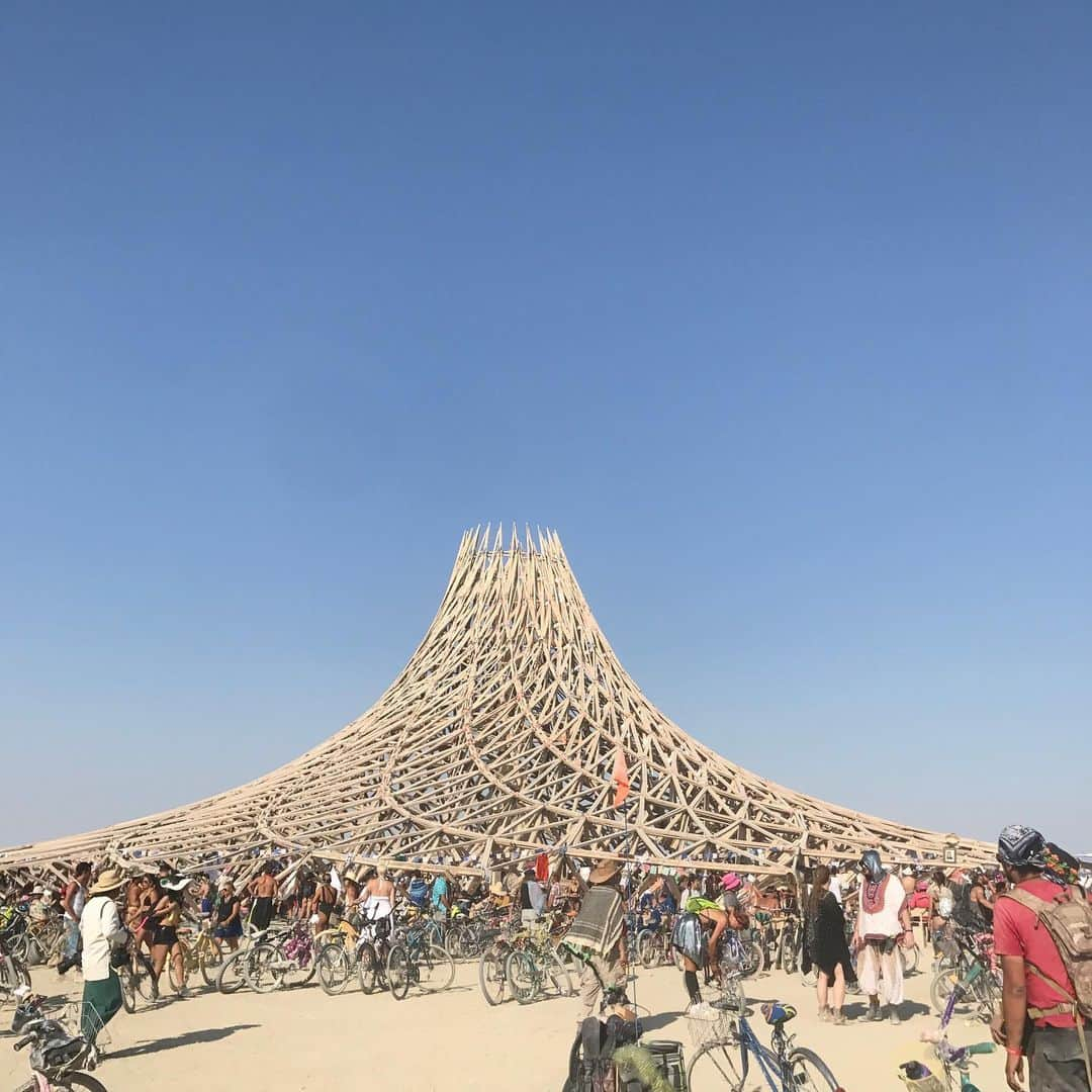 西村まおさんのインスタグラム写真 - (西村まおInstagram)「"Burning Man"  The Black Rock Desert in Nevada  インスタを記録場所として。笑  過去行った場所を投稿✨  #バーニングマン  #burningman  #blackrockdesert  #nevada  #ネバダ  #過去pic」3月13日 23時23分 - nishimura.mao