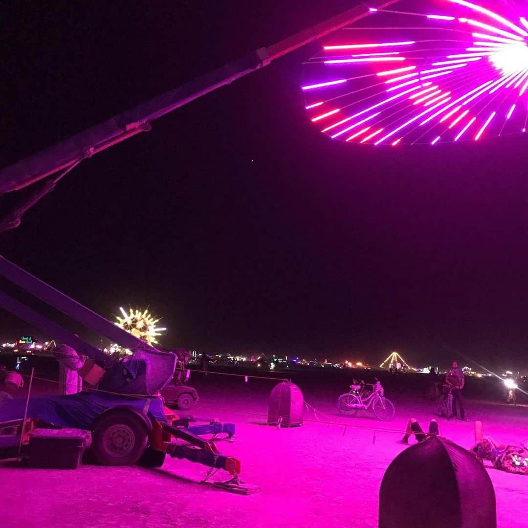 西村まおさんのインスタグラム写真 - (西村まおInstagram)「"Burning Man"  The Black Rock Desert in Nevada  インスタを記録場所として。笑  過去行った場所を投稿✨  #バーニングマン  #burningman  #blackrockdesert  #nevada  #ネバダ  #過去pic」3月13日 23時23分 - nishimura.mao