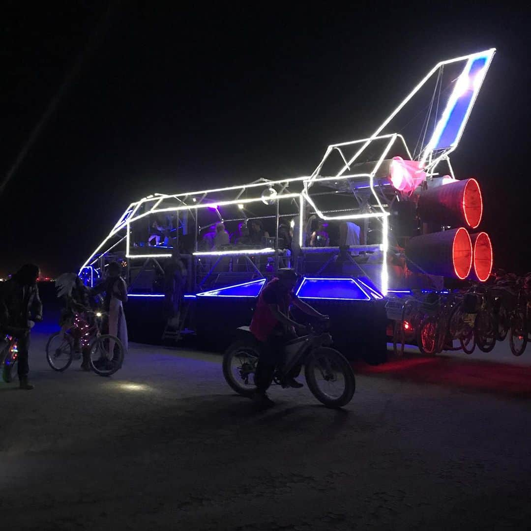 西村まおさんのインスタグラム写真 - (西村まおInstagram)「"Burning Man"  The Black Rock Desert in Nevada  インスタを記録場所として。笑  過去行った場所を投稿✨  #バーニングマン  #burningman  #blackrockdesert  #nevada  #ネバダ  #過去pic」3月13日 23時23分 - nishimura.mao