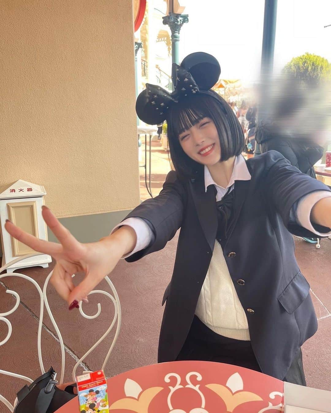 益田珠希さんのインスタグラム写真 - (益田珠希Instagram)「でぃ！   #アイドル  #idol  #04  #2004  #ディズニー #disney  #disneyland  #制服  #制服ディズニー  #japan」3月13日 23時30分 - tamaki_masuda_box