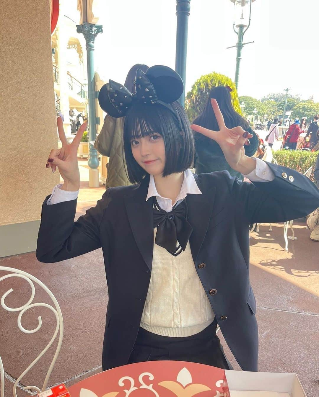 益田珠希さんのインスタグラム写真 - (益田珠希Instagram)「でぃ！   #アイドル  #idol  #04  #2004  #ディズニー #disney  #disneyland  #制服  #制服ディズニー  #japan」3月13日 23時30分 - tamaki_masuda_box