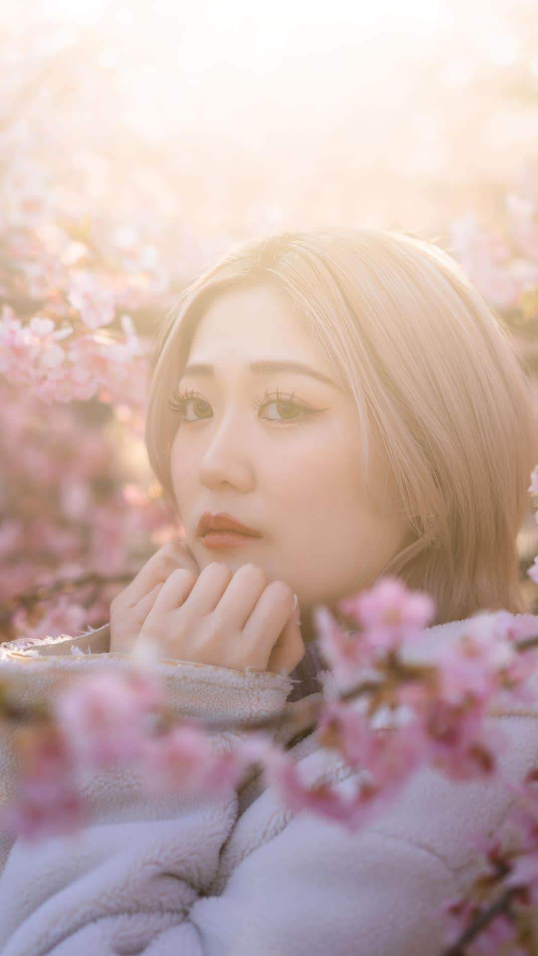 Joshのインスタグラム：「// a quick photoshoot with @yuki_asobi_jp when the Kawazu Sakura were blooming in Yoyogi Park. These are my first few shots with the Zeiss 55 1.8 and I’m quite happy with them. Looking forward to the coming sakura photoshoots this month! If you need photos, let me know! . . #japan #japaneseculture #portraitgasm #portraitmood #portraitsociety #makeportraits #sonyportraits #under10kportraits #portraitmovement #ポトレ #ポトレのセカイ #ポトレモデル #美女 #visitjapan #visitjapanjp #visitjapanau #explorejapan #exploretokyo #discoverjapan #discovertokyo」