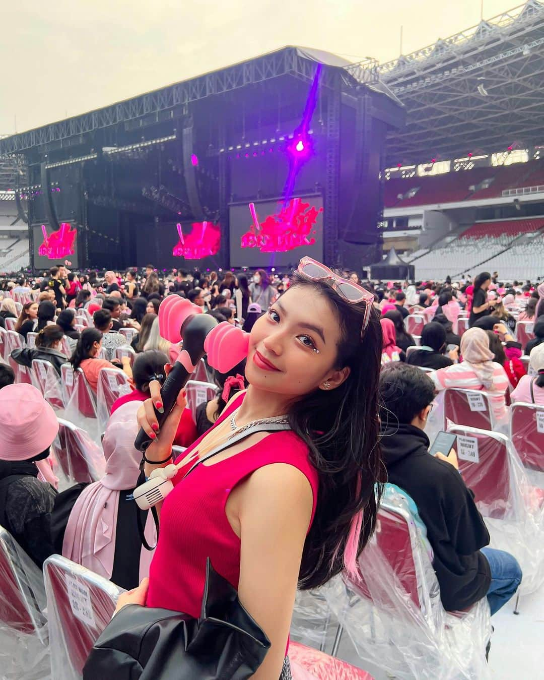 シャニア・グラシアさんのインスタグラム写真 - (シャニア・グラシアInstagram)「blackpink in my area?! 🖤💖  #bornpinkjakarta」3月14日 0時02分 - jkt48gracia