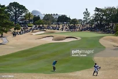 ささきしょうこのインスタグラム：「明治安田生命レディスヨコハマタイヤゴルフトーナメント⛳️  2度目のプレーオフの末負けてしまいました🥲  勝ちたかったー！！！！ 物凄く悔しい……  ニュースでご存知の方もいるかと思いますが… 中学生の時から2月に毎年合宿をさせて頂いてたコース【土佐カントリークラブ】の皆様に勝って恩返ししたかったです😰  ただ骨折してオフの間、１ヶ月以上まともに歩けず…その中でこの開幕から2戦の結果は本当に自分でもびっくりなほどです🫢  とは言え…今度こそは優勝を✨🥇🏆✨勝ち取れるようにこれからも頑張ります！  現地やネットなど応援してくださった皆様、ありがとうございました！これからも応援よろしくお願い致します🙇‍♀️🙇‍♀️  最後になったけど、3日目から2日間一緒にまわったひかるちゃん、本当に安定したゴルフで勝負どころのパターの上手さは本当に凄かったです😁 初優勝本当におめでとー‼️   #悔しい #次こそは 😎😎 #優勝 を勝ち取るぞ🙋🏻‍♀️ ̖́-」