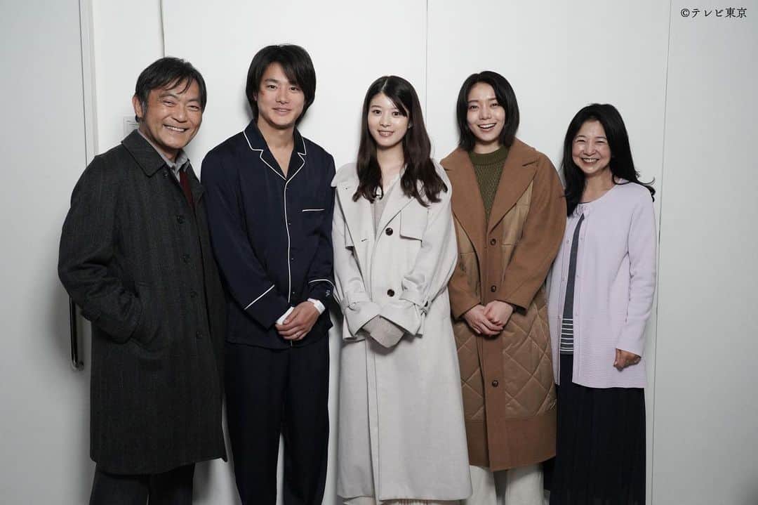夫を社会的に抹殺する5つの方法のインスタグラム：「. 📢いよいよ明日24:30最終話放送📺  #オトサツ ☠️ 奥田家集合写真📸  明日の最終話、 茜と大輔はどうなるのでしょうか… 気になります…💦  今のうちに #TVer でぜひ第9話の"復讐"を！  #馬場ふみか #野村周平 #森カンナ #渡辺いっけい #宮崎美子 #夫を社会的に抹殺する5つの方法」