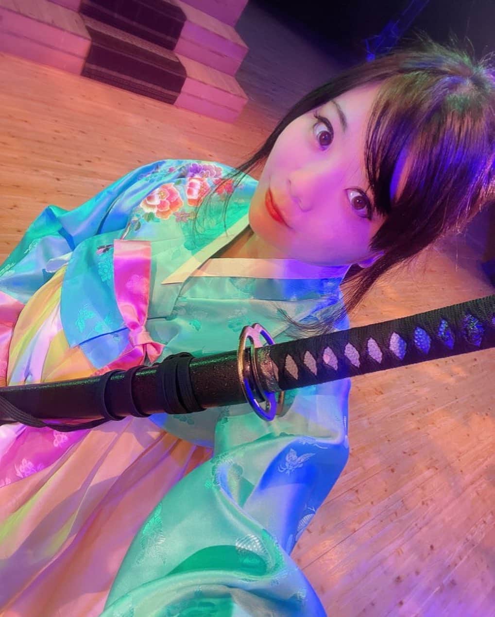 兼田玲菜さんのインスタグラム写真 - (兼田玲菜Instagram)「#アクション女優 #対馬 #長崎県 #韓服 #チマチョゴリ #日韓 #対馬交流センター #kimono #samurai #confinement #sword #painful #story #lovemaking #Drama #tv #model  #Japan #performance #遊郭 #殺陣 #殺陣師 #兼田玲菜 #renakaneta」3月13日 17時40分 - renakaneta4_samurai