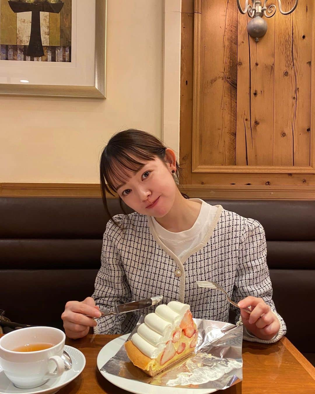 柳生みゆさんのインスタグラム写真 - (柳生みゆInstagram)「チートデイ😋🍰🍜 HARBSのケーキが好きっ。ラーメンはとんこつ派。餃子があれば言うことなし🥟🥟」3月13日 17時49分 - miyu_yagyu