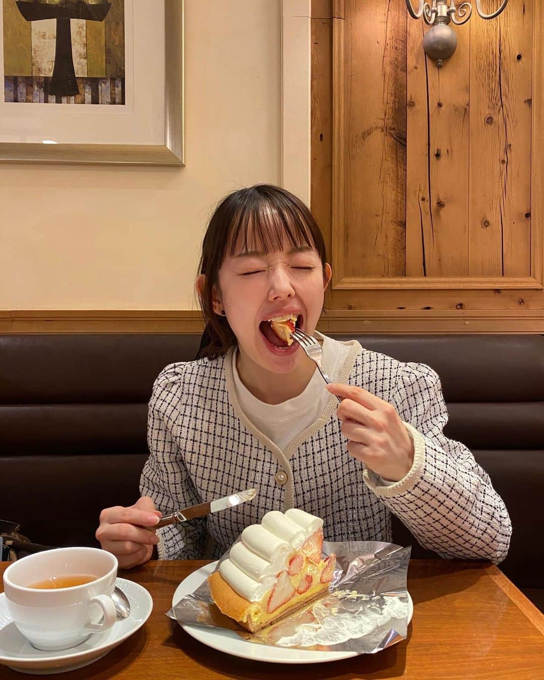 柳生みゆさんのインスタグラム写真 - (柳生みゆInstagram)「チートデイ😋🍰🍜 HARBSのケーキが好きっ。ラーメンはとんこつ派。餃子があれば言うことなし🥟🥟」3月13日 17時49分 - miyu_yagyu