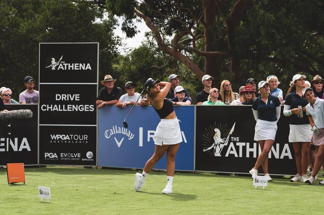 八巻セイラのインスタグラム：「@kelseybennett_golf was not impressed with my shot 😑  #athena2023  #wpga  #adidasau  #adidasgolf  #golfaustralia  #新日本住設」