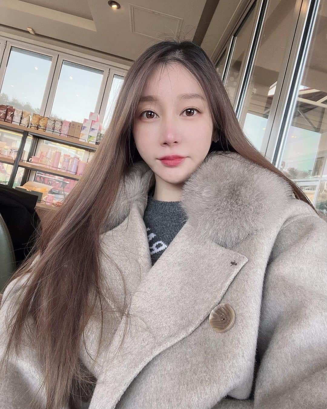 ハン・ジウンのインスタグラム：「저녁 머 먹지이이이 저녁 머먹어요?🤔」