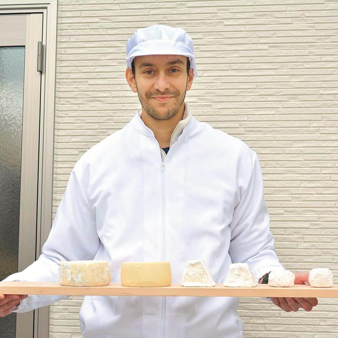 ナッセ福岡 編集部 (旧めさーじゅ) さんのインスタグラム写真 - (ナッセ福岡 編集部 (旧めさーじゅ) Instagram)「. 3月号NEW OPEN情報から『チーズ工房 Cacio』さんをご紹介💁‍♀️  チーズを作っているのはイタリア人のクレンティ・シモーネ氏。母国イタリアで学んだチーズ作りをそのままに再現し、ここ福岡で本場の美味しいチーズが味わえます🧀  そんなチーズは道の駅うすい・カホテラスで販売中で、ネット購入もできますよ🤳 みなさんもぜひ味わってみてください✨  【店舗情報】 チーズ工房 Cacio 080-8095-1598 嘉麻市中益395-12 11:00～17:00 水曜・日曜・祝日休  #福岡 #福岡グルメ #福岡ニューオープン #嘉麻市 #嘉麻市グルメ #道の駅うすい #チーズ #チーズ専門店 #モッツァレラチーズ #ブラータチーズ #カチョッタ #イタリアチーズ」3月13日 18時31分 - nasse_fukuoka