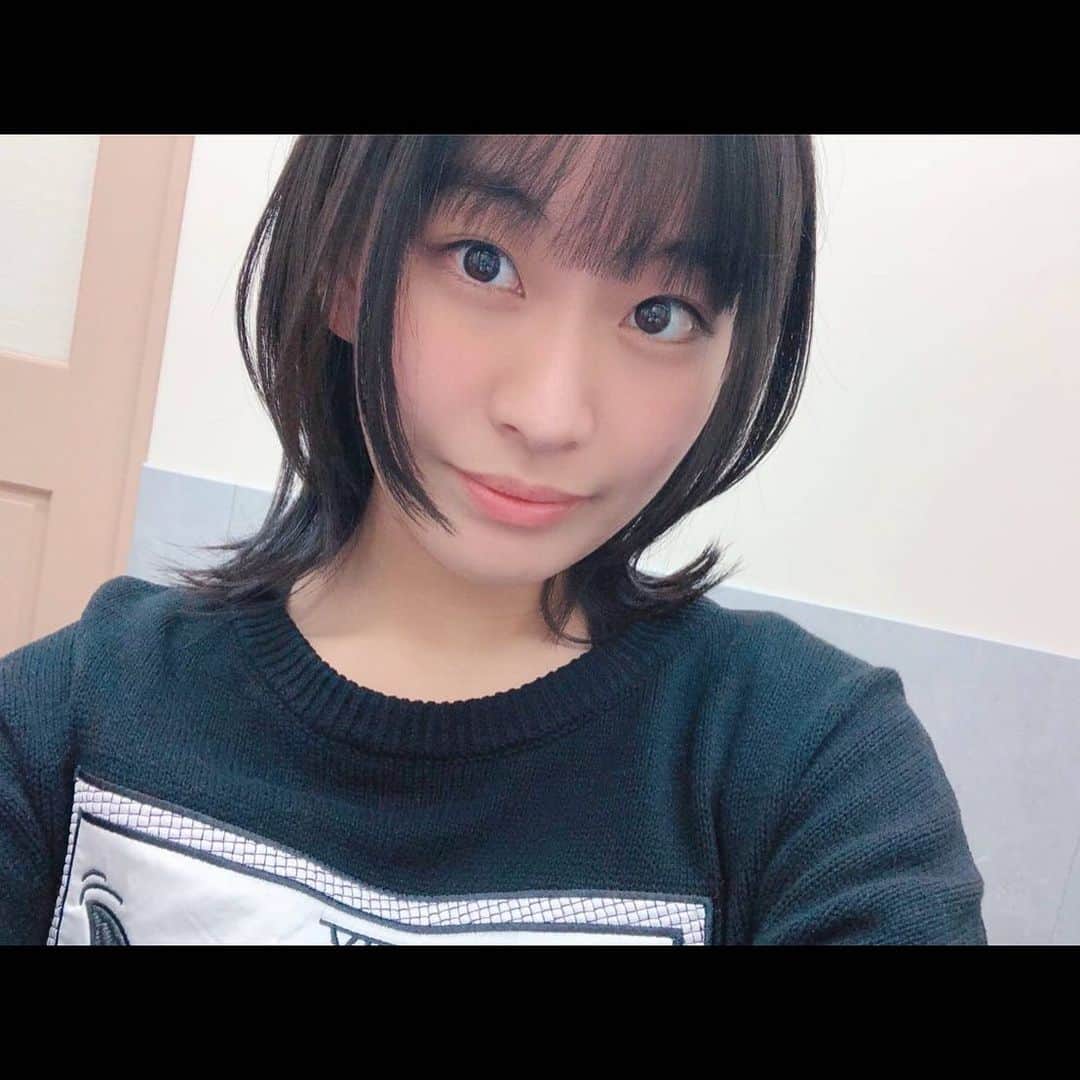 根岸可蓮のインスタグラム：「💇‍♀️ この間BEKKUさんに綺麗にしてもらいました✨ 髪の毛のばそうかな... いや、切りたいな... \\\ﾄﾞｯ/// ※ ※ ※ #根岸可蓮 #れんれん #Renstagram #アニメ好き #アニメオタク #アニメヲタク #アニオタ #アニヲタ #followme #instagood  #bekku  #恵比寿 #れんれんドキドキでーす」