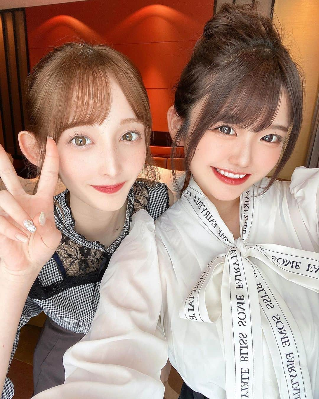 雨宮みるきさんのインスタグラム写真 - (雨宮みるきInstagram)「🤍🤍🤍  今日の夜22時からABEMAにて 「今日、好きになりました。」卒業編2023の第４話が放送されます🌺💗  セシルちゃんとのツーショット🧡 卒業編のみんな本当に仲良すぎてびっくり🫢  第４話もみんなでリアタイしよ〜❕ #今日好き #今日好きになりました #kyousuki #雨宮みるき #あめみやみるき #雨宮姉妹 #雨宮ゆずは #雨宮由乙花 #ななせしる #セシル #ABEMA」3月13日 19時58分 - __milky_berry__