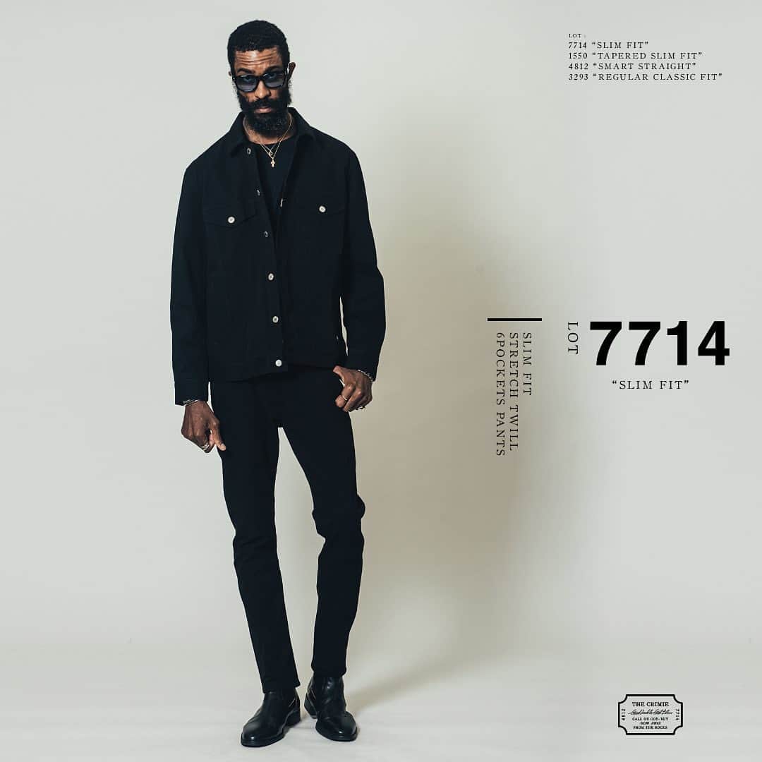 クライミーさんのインスタグラム写真 - (クライミーInstagram)「LOT : 7714 STRECH TWILL 6P SLIM FIT BORN FREE" jeans, which have gained popularity as a highly versatile and sophisticated slim silhouette regardless of style, have been renamed "7714" and further updated as stretch twill pants for easy everyday use. The tapered position from the armpits to the knees is higher, creating a slim straight that is easy to wear and clean. The pants also have an element of a skinny silhouette, but the hem width is made slim and straight without being skinny, so the silhouette is not influenced by trends, which is the secret of their long-selling status. The name was changed to "Stretch Slim Pants," and minor changes were made in millimeter increments to create a stretchy slim pant that will never get old. The twill fabric, which has a firmness and firmness but is specially processed to feel smooth and fine at the microscopic level, boasts outstanding stretchability, and once worn, is addictive to the wearer's comfort. The brand plate on the right hip pocket and the ball chain on the left pocket create a hybrid design with the identity of a brand that pursues American casual that evolves into a classic appearance. The silhouette is versatile, so we recommend that customers who prefer a slightly thicker silhouette purchase one size larger. A very popular series from a brand that pursues evolving American casual wear.  わたりからテーパード位置を高めの膝までとしているので履きやすさにすっきりとしたスリムストレートを実現。 スキニーなシルエットの要素も兼ね備えていますが、裾幅をスキニーにせずスリムでストレートな履き口にしているのでトレンドに左右されないシルエットがロングセラーな秘訣となっています。 改名にあたり細部に渡り徹底的にミリ単位で細かなマイナーチェンジを繰り返し、飽きのこないストレッチスリムパンツを実現。 ハリとコシがありながらもミクロ単位で滑らかで上質な肌触りになる特殊加工をかけたツイル生地は抜群のストレッチ性を誇り、一度履いたら病みつきになる履き心地です。 右ヒップポケット上のブランドプレートと、左ポケットのボールチェーンがクラシックな佇まいに進化するアメカジを追求するブランドのアイデンティティーが宿ったハイブリットなデザインに仕上がっています。 万能なシルエットなため、多少太めなシルエットを希望のお客様には１サイズ上のご購入をお勧めしています。 進化するアメカジを追求するブランドが誇る大人気シリーズ  #THECRIMIE #CRIMIE #クライミー #PANTS #TROUSERS  #STRECH #ストレッチ #TWILLPANTS #ツイルパンツ #CHINOPANTS #チノパンツ @gardentokyo_jp」3月13日 20時05分 - crimie_official