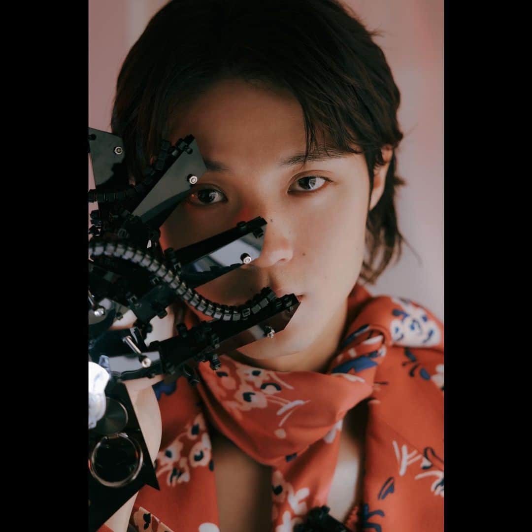 磯村勇斗のインスタグラム：「.  QUI」
