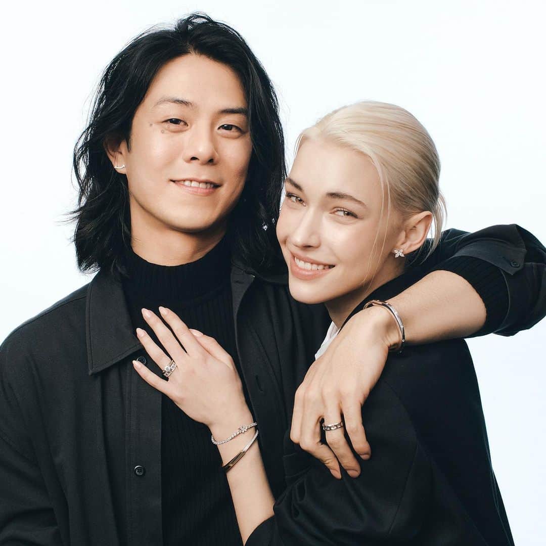 ステファニー・ミチョヴァさんのインスタグラム写真 - (ステファニー・ミチョヴァInstagram)「A promise of love @tiffanyandco ❤️💍 @esquire.korea  Editor 윤웅희, 김장군 Videographer 강인기 Stylist 정환욱 Hair & Makeup 김우준 (빈지노), 유은주 (미초바)」3月13日 20時44分 - stefaniemichova