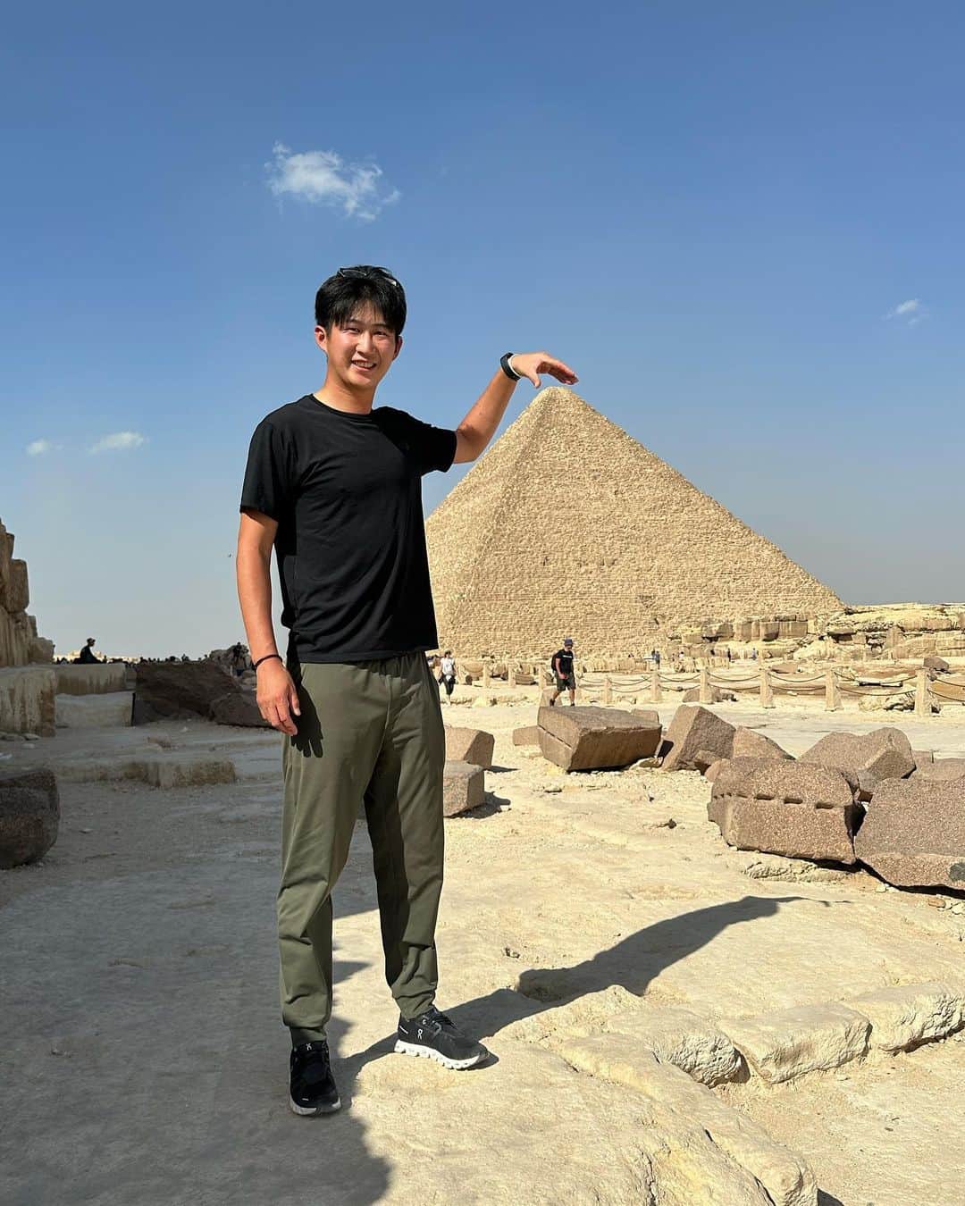 星野陸也さんのインスタグラム写真 - (星野陸也Instagram)「弾丸でエジプト行ってきました❗️🇪🇬 小さい頃から好きで行くのが夢だったからそれが叶って嬉しかった✨  飛行機のタイミングが奇跡的で😭 ツタンカーメンもしっかり見てきた👍  最高✨✨✨でした！！！ #エジプト #ピラミッド #スフィンクス #ツタンカーメン」3月13日 21時24分 - hoshinorikuya