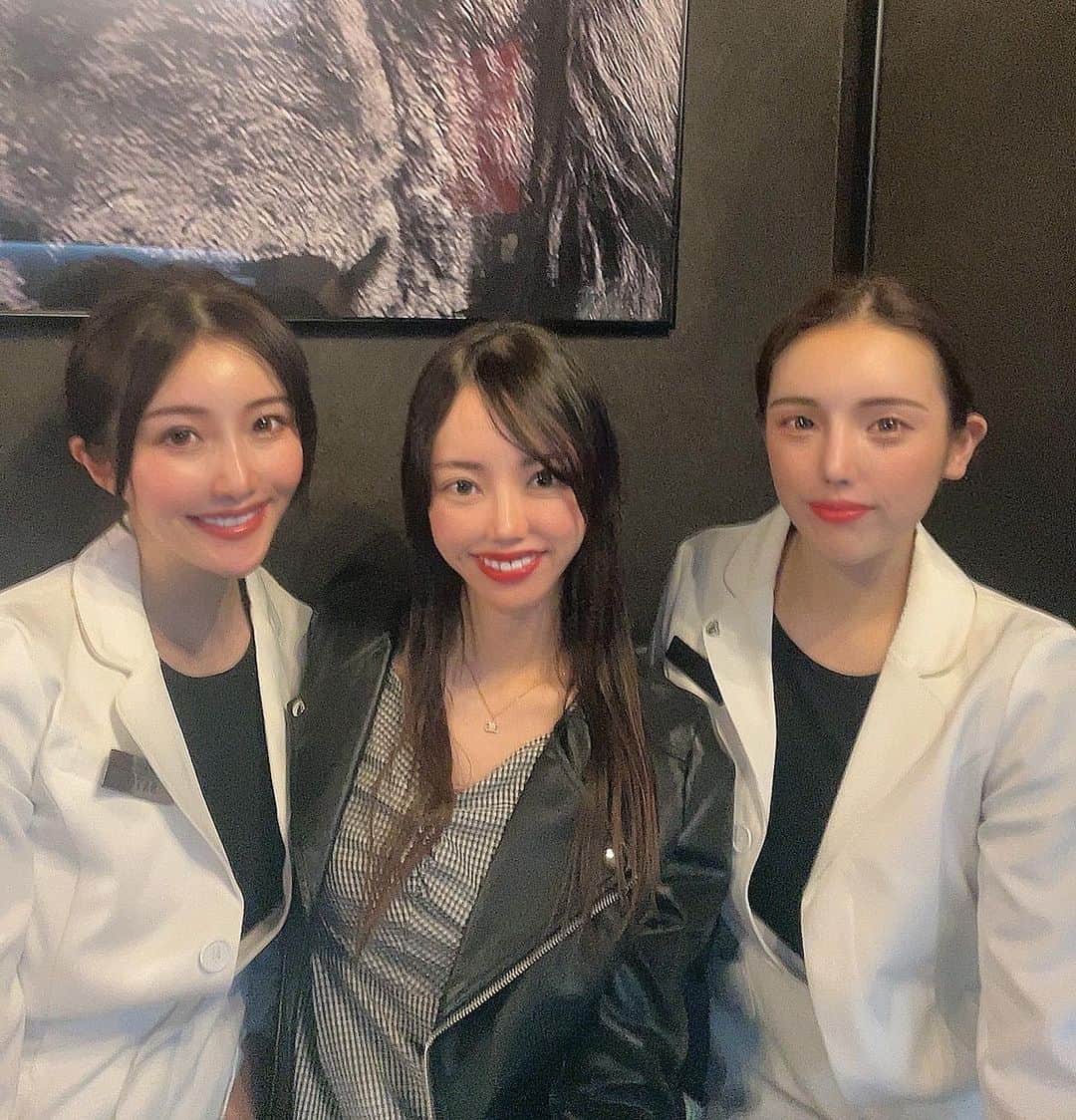 hina2221のインスタグラム：「今日は @8iest_mensbeauty  に行って眉毛を整えてもらいました🤍  メンズのトータルビューティーサロンで美女がきめ細やかに 対応してくれます💓  脱毛はもちろん、リラクゼーションからフェイシャルまでなんでも やってくれるサロン🤍  今日は特別に @airigolf__ の友達ということで女性の私も 施術してもらいました🤗  会員さんと同伴のときは女性もオッケイみたいで、女性向けのメニューも豊富でした💓  私は眉毛を整えてもらったよ✨  @airigolf__ 綺麗なまゆげに してくれてありがと🥺💓 . . .  #ゴルフ女子#ゴルフ男子#ゴルフ初心者#ごるふ女子#ごるふ男子#ゴルフ女子初心者#レザレクション#レザレクショントウキョウ#ゴルフコーデ#ゴルフウェア#インスタゴルフ女子#ゴルフ好き##インスタゴルフ部#ドライバー#スイング動画#巻き髪ロング #ゴルフウェア golfgirlsofinstagram#高尔夫」