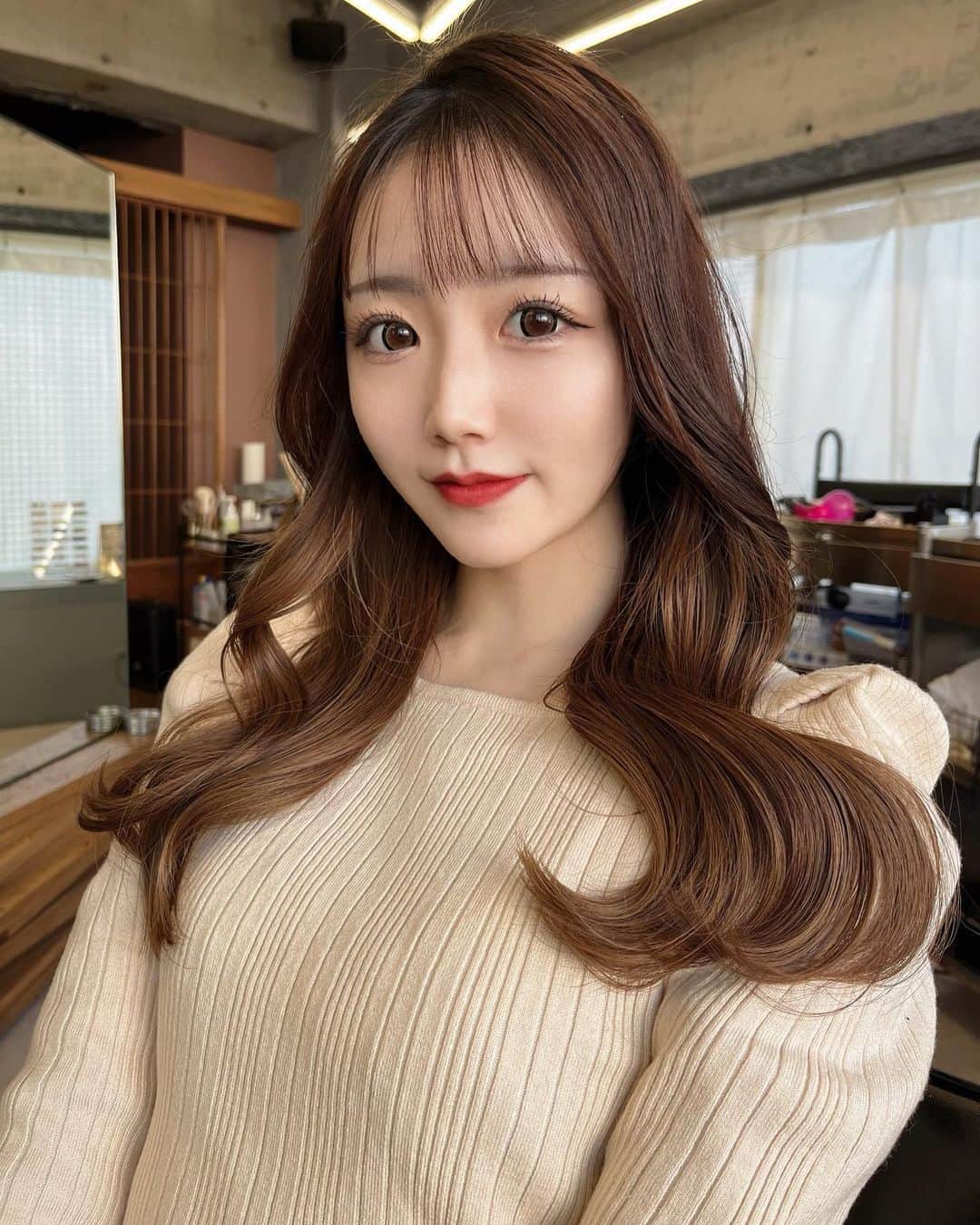 虹川葵のインスタグラム：「・ いつもと違う雰囲気の撮影でした🎀🫧」