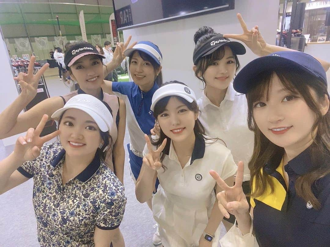 熊林保奈美さんのインスタグラム写真 - (熊林保奈美Instagram)「* . JAPAN GOLF FAIR 2023⛳️ 3日間ありがとうございましたー！ あっという間だった🥹  みんなでわいわいしながら お仕事とても楽しかった🥰  テーラーメイドブース たくさんのご来場ありがとうございました✨ . . * #テーラーメイド #テーラーメイドゴルフ #テーラーメイドアパレル #ツアーテーラーメイド #クラブテーラーメイド #ゴルフ女子コーデ #テーラーメイド2023 #JAPANGOLFFAIR #JAPANGOLFFAIR2023 #モデル #イベントコンパニオン #熊林保奈美 #道産子 #Japanesegirl #instalike」3月13日 21時54分 - hnm_k1004