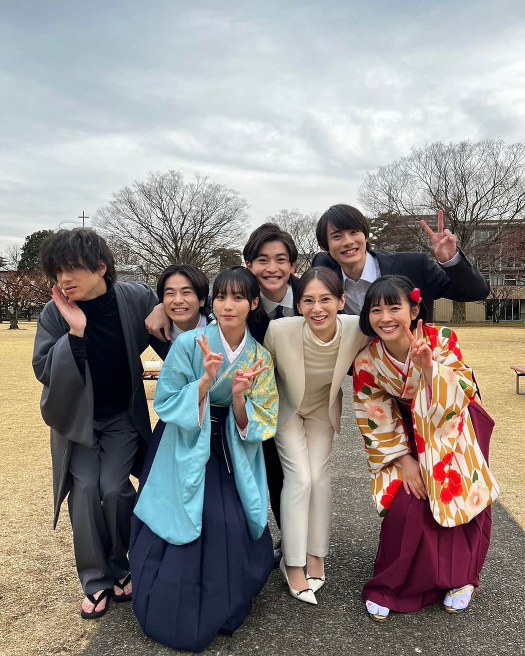 河村花さんのインスタグラム写真 - (河村花Instagram)「. #女神の教室 第10話 ありがとうございました🌻  私の大好きな先生方と仲間達です。 来週はいよいよ最終回。 第11話もお楽しみに！！」3月13日 21時55分 - hana_kawamura