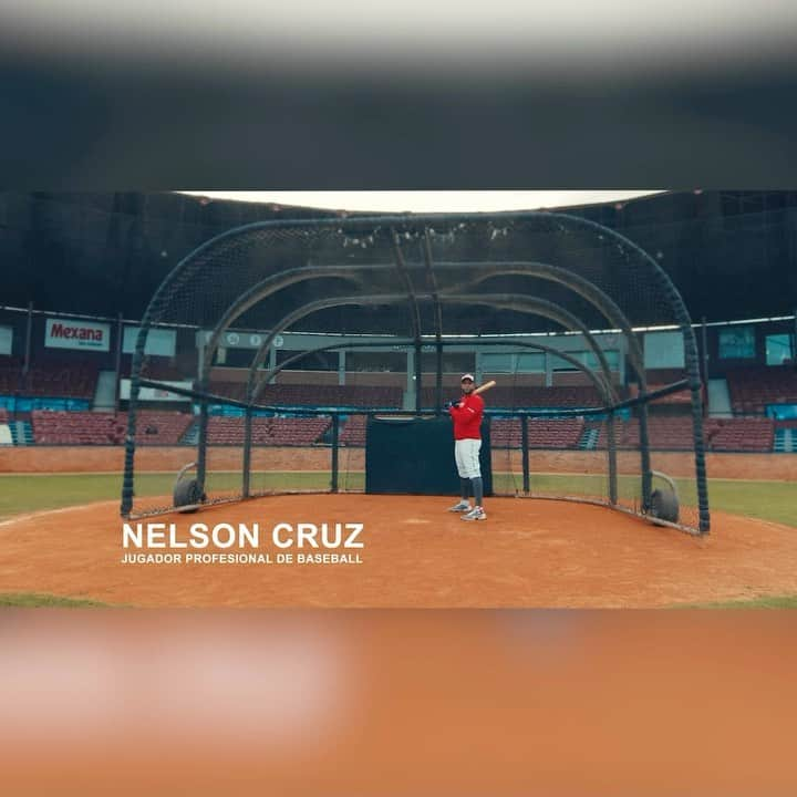 ネルソン・クルーズのインスタグラム：「Nelson Cruz @ncboomstick23 jugador profesional de baseball, Gerente General del equipo de dominicana del Clásico Mundial de Béisbol 2023. (WBC).  Jardinero derecho que en la actualidad juega con los Padres de San Diego. Ha jugado con Rangers de Texas, Marineros de Seattle, Minnesota Twins, Baltimore Orioles, Tampa Bay Rays y los Washington Nationals en Grandes Ligas, poniendo en alto la bandera dominicana desde 2006.  Gracias a su esfuerzo y los valores que le enseñaron sus padres pudo lograr sus sueños.  Por eso ÉL usa MEXANA, una marca que apoya y fomenta los valores familiares y que tiene más de 50 años siendo tradición de los dominicanos.」