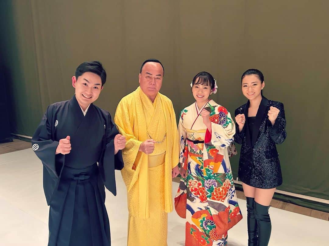 杜このみのインスタグラム：「名古屋・御園座さんでの 8日間16公演が無事千穐楽を迎えましたっ‼︎🕊☘️ 応援に駆け付けて下さったみなさま 本当にありがとうございました‼︎☺️💐 今回、初めて細川門下が勢揃いでした‼︎☺️🌟 #細川たかし　さん #彩青　さん #田中あいみ　さん」