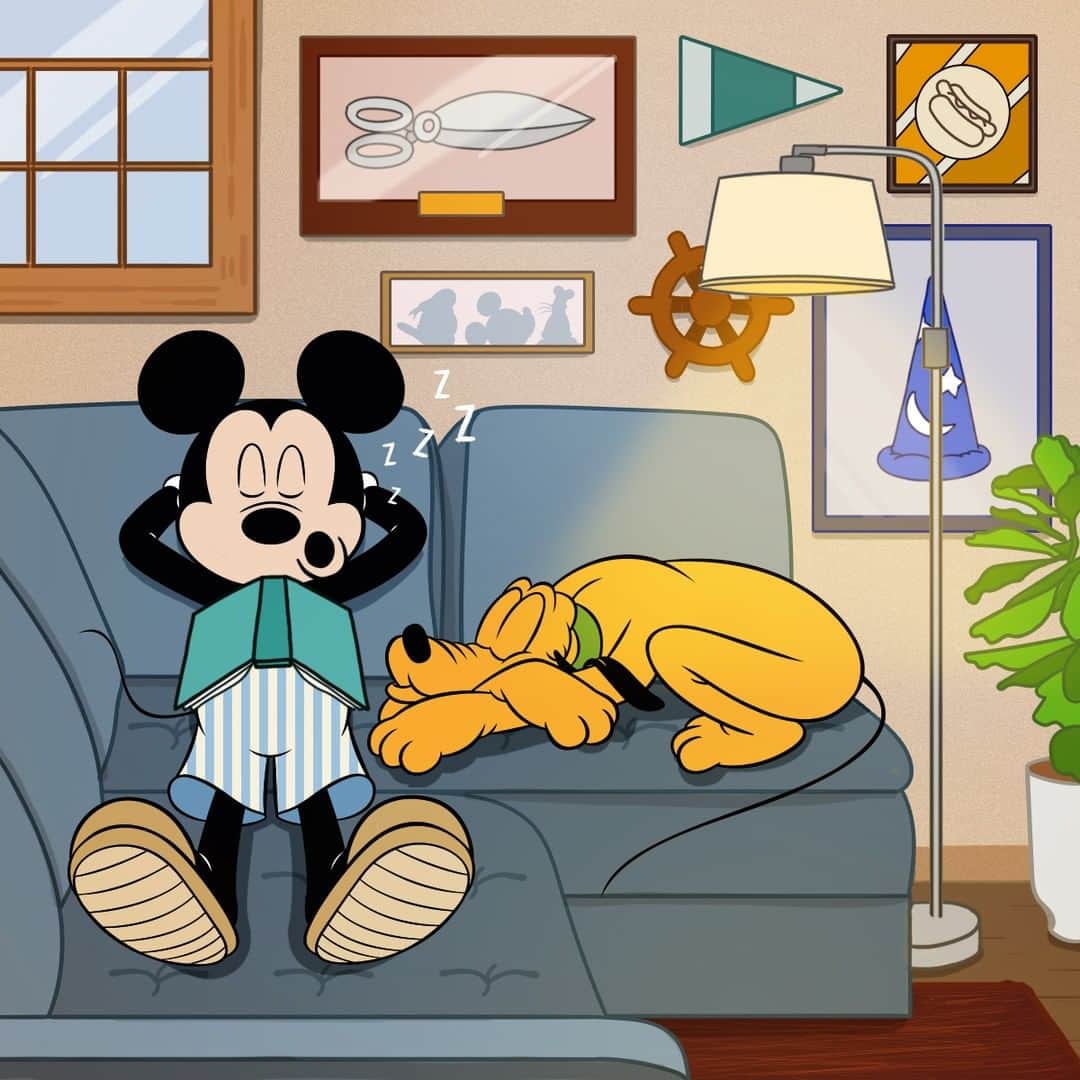 ミッキーマウスさんのインスタグラム写真 - (ミッキーマウスInstagram)「Napping Thoughts: Does Pluto dream in color? 💭💤」3月14日 1時30分 - mickeymouse