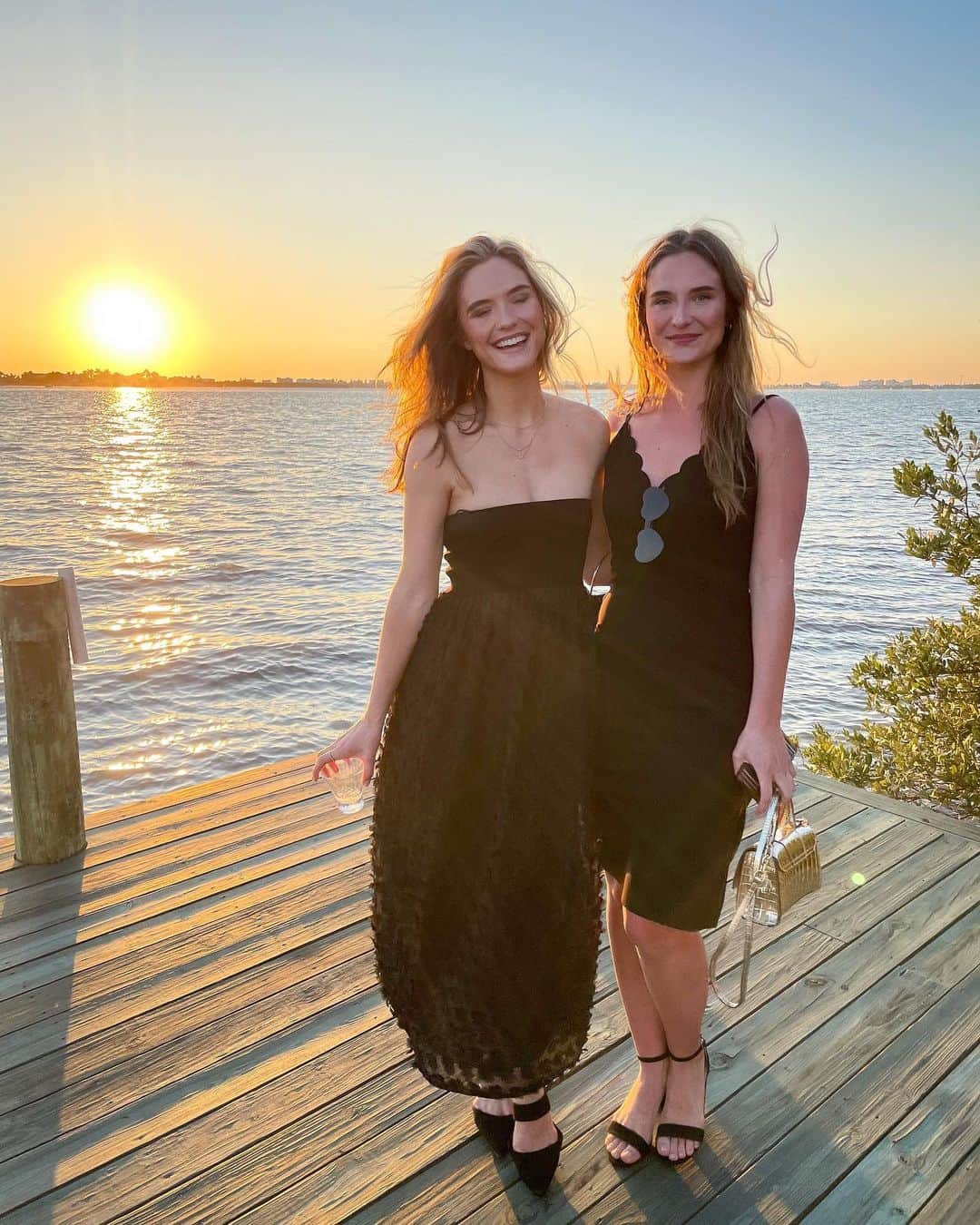 Claire Gerhardsteinさんのインスタグラム写真 - (Claire GerhardsteinInstagram)「Long time to see insta 👋  Family wedding on the beach ✔️ best weekend I’ve had in a while. Congratulations to the beautiful couple 💕」3月14日 2時29分 - clairegerhardstein